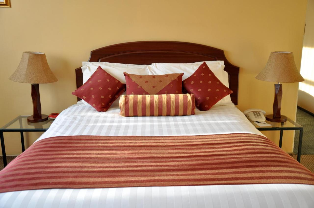 Crossroads Hotel Lilongwe Exterior foto